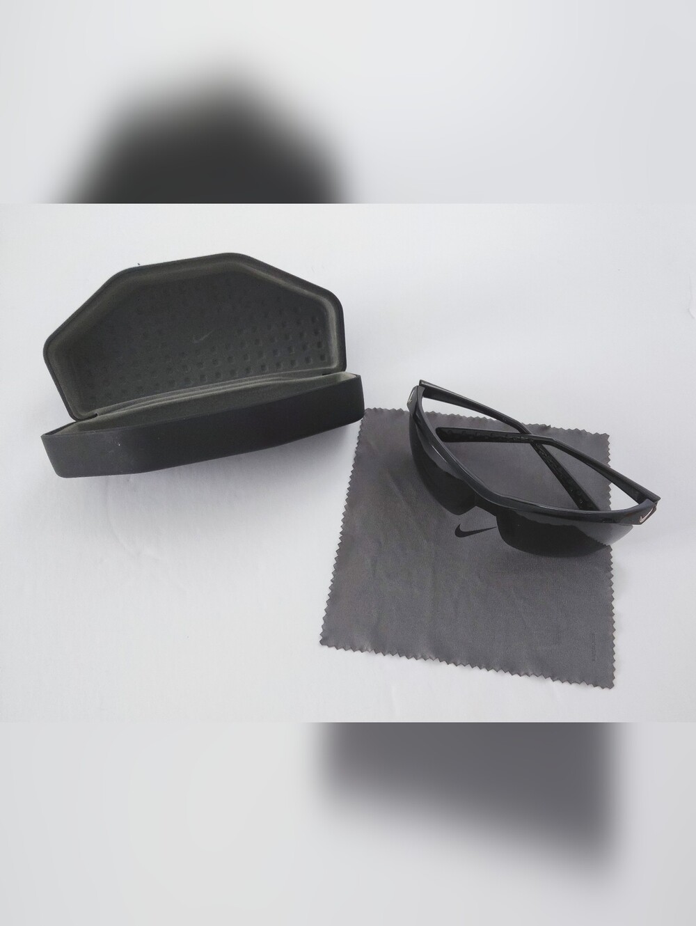 Nike Black Wraparound Sport Sunglasses with Matching Black Case.